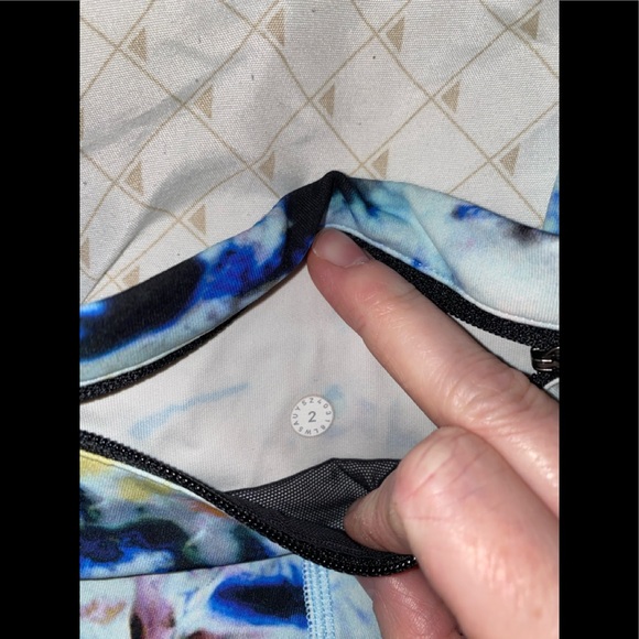 Lululemon speed up tight size 2 RARE color - Picture 5 of 8